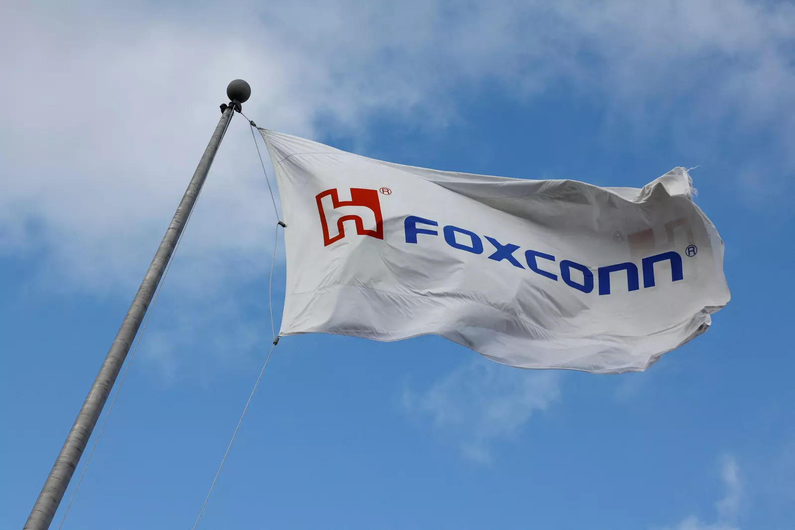 Foxconn produces electric vehicles in Ohio
